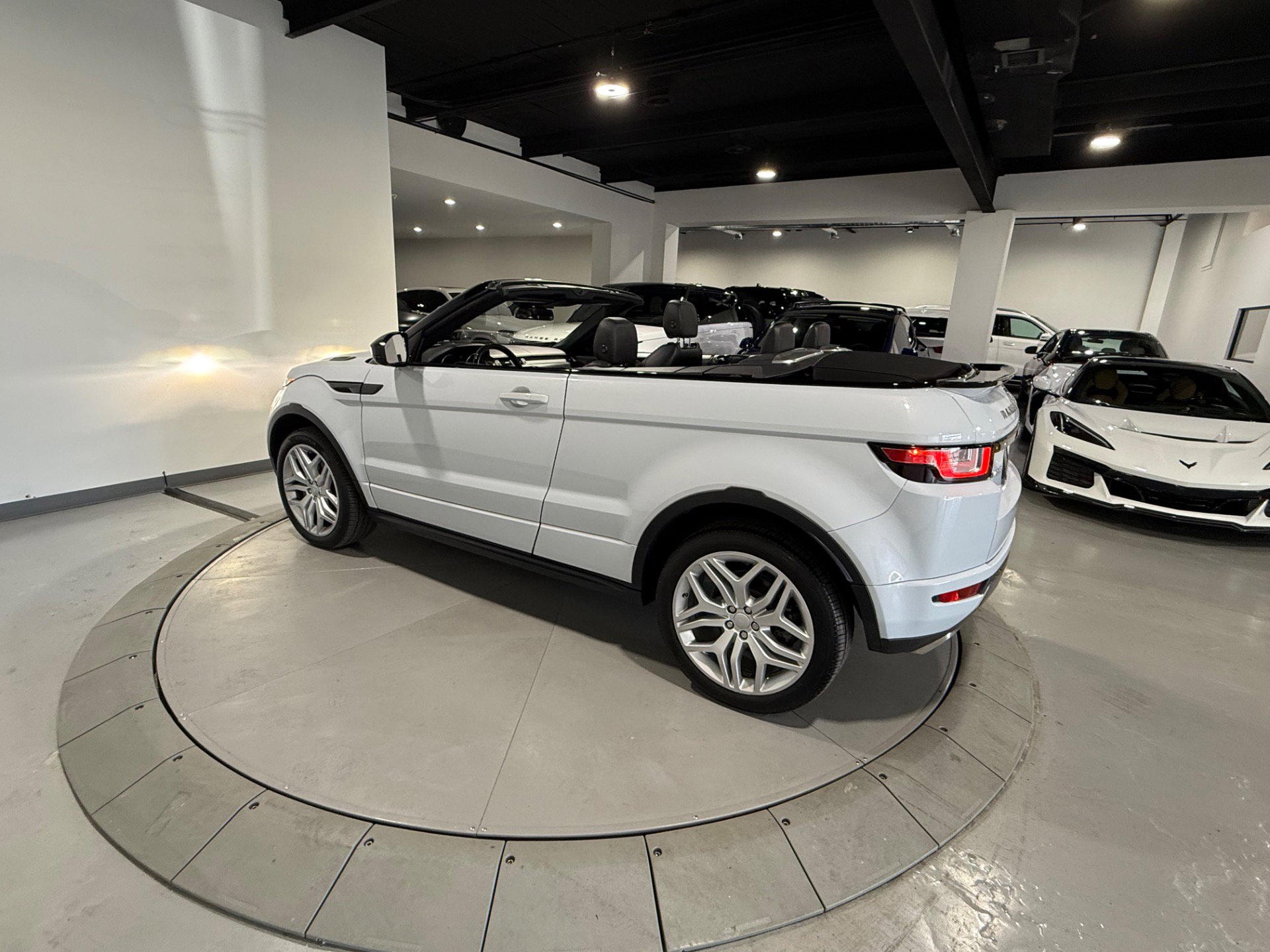 Used 2017 Land Rover Range Rover Evoque HSE Dynamic image 19