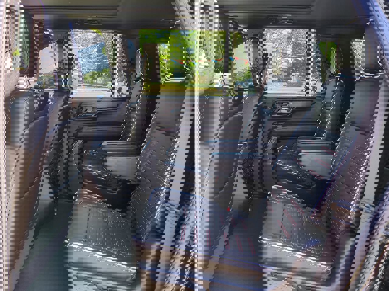 New 2026 GMC Yukon AT4 Ultimate AWD/4WD image 14