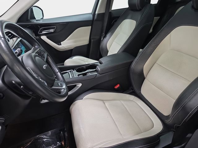 Used 2017 Jaguar F-PACE R-Sport image 11