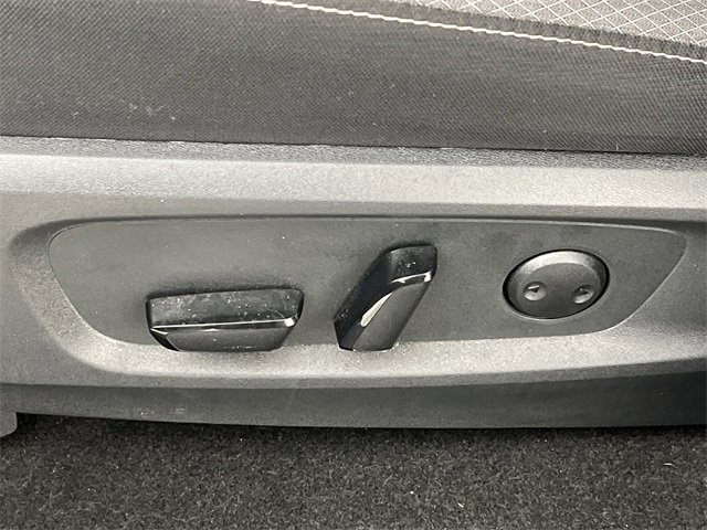 Certified 2025 Nissan Pathfinder SV image 12