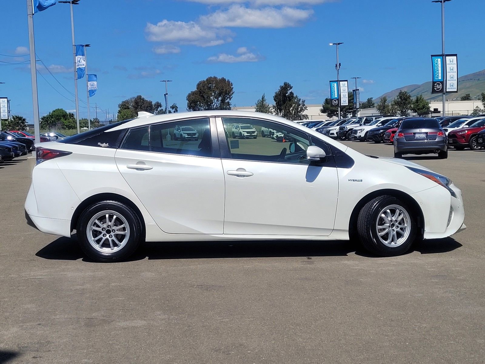 Used 2018 Toyota Prius Two w/ Prius Two Safety Plus Package FWD image 8