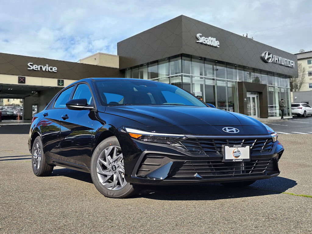 New 2025 Hyundai Elantra Blue