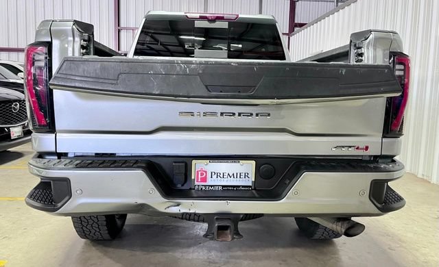 Used 2024 GMC Sierra 2500 AT4 w/ Technology Package AWD/4WD image 4