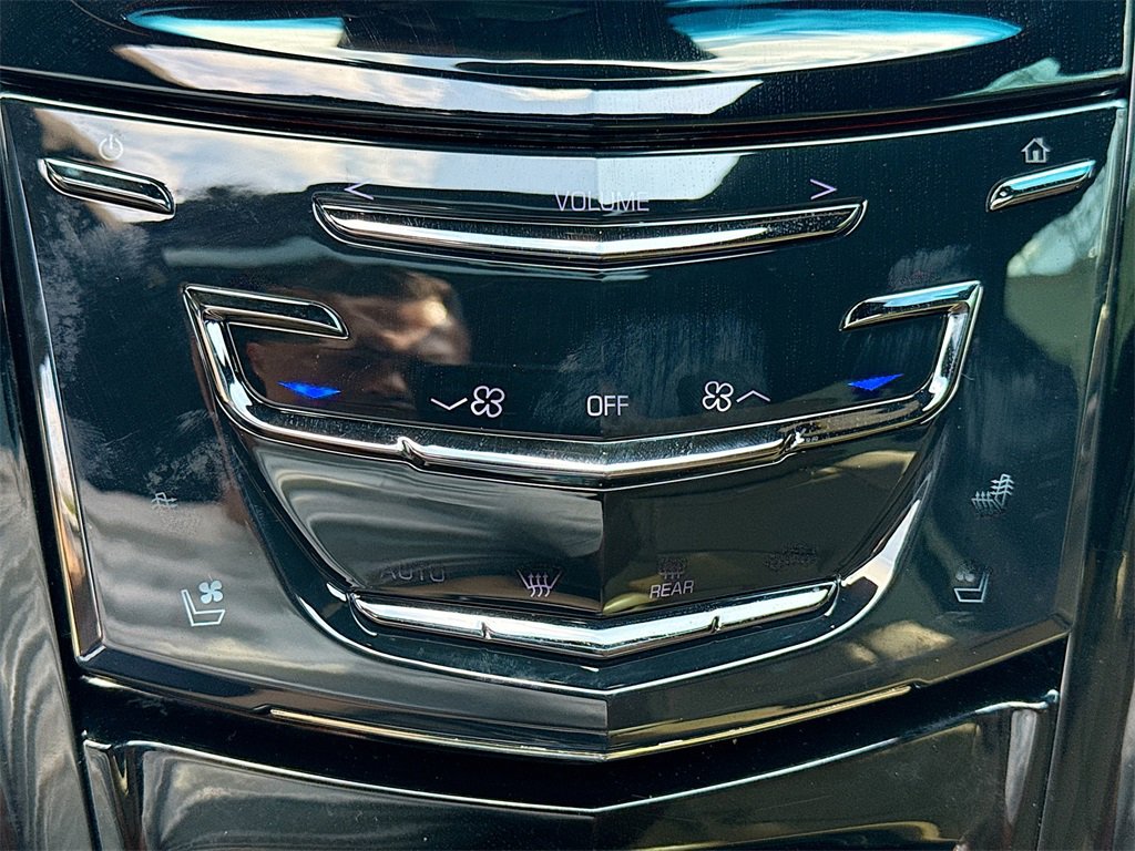 Used 2019 Cadillac Escalade Platinum image 17