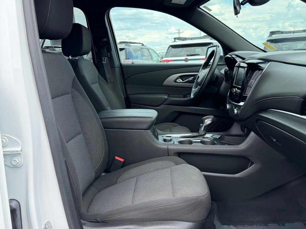 Used 2023 Chevrolet Traverse LT FWD image 24