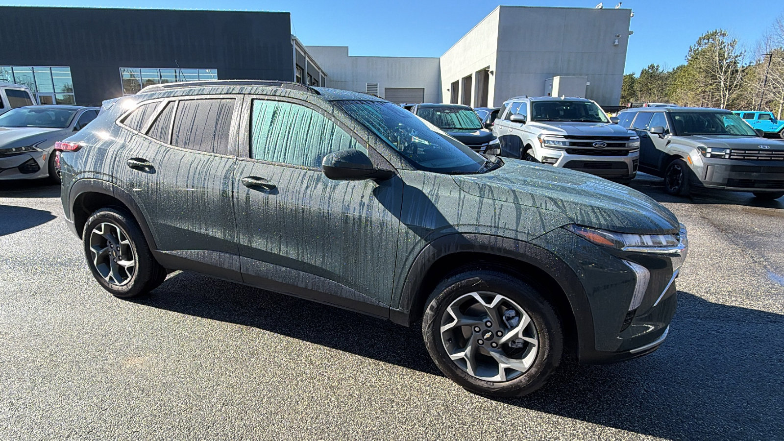 Used 2025 Chevrolet Trax LT w/ Driver Confidence Package image 5