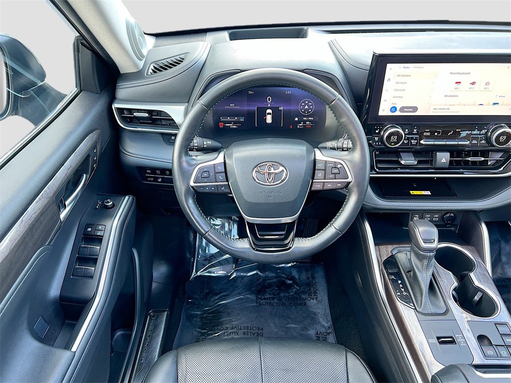 Used 2023 Toyota Highlander Platinum image 22