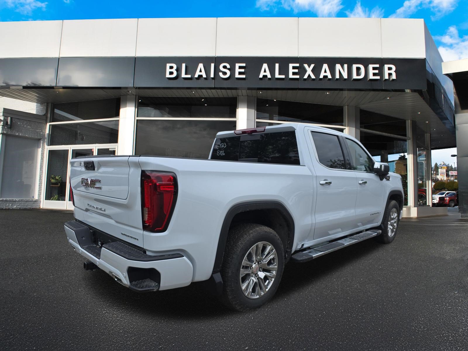 New 2026 GMC Sierra 1500 Denali w/ Technology Package AWD/4WD image 3