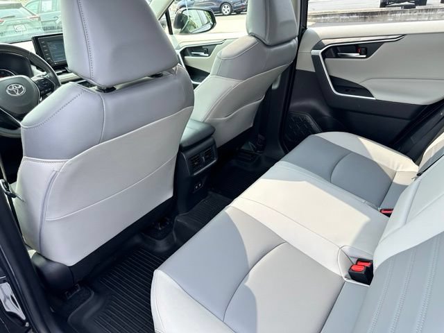 Used 2021 Toyota RAV4 XLE Premium AWD/4WD image 21
