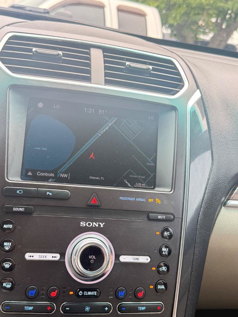Used 2019 Ford Explorer Limited w/ Class III Trailer Tow Package FWD image 22