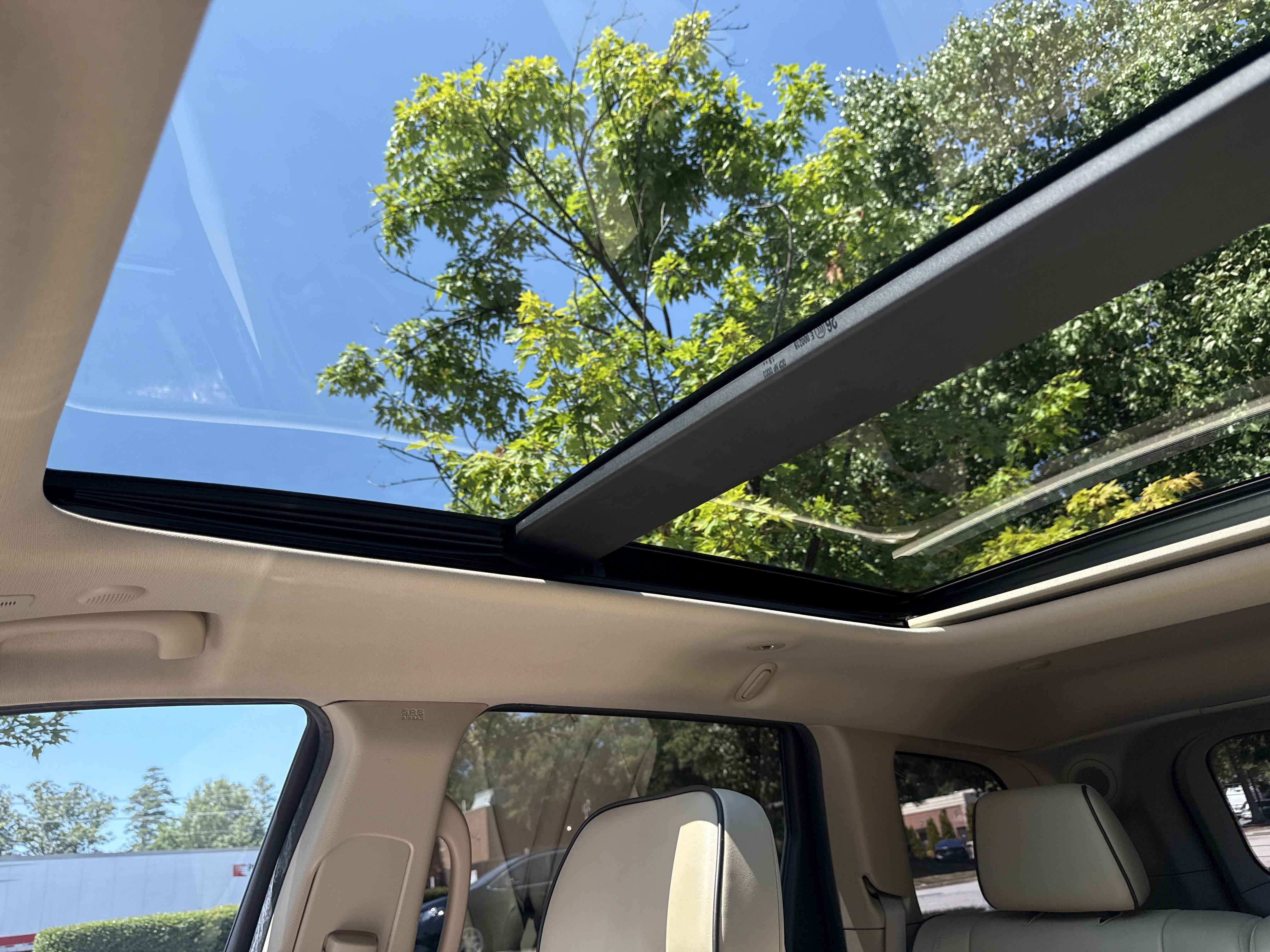 Used 2020 Jeep Grand Cherokee Overland AWD/4WD image 28