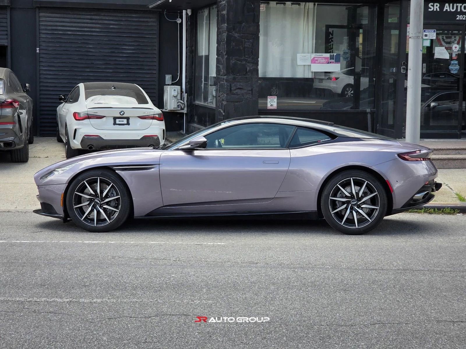 Used 2017 Aston Martin DB11 V12 RWD image 4