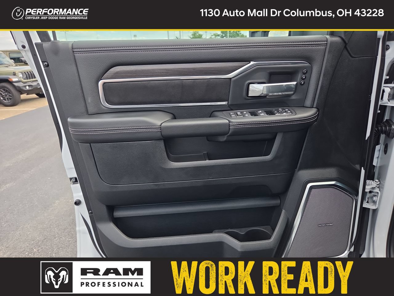 New 2026 RAM 2500 Laramie AWD/4WD image 18