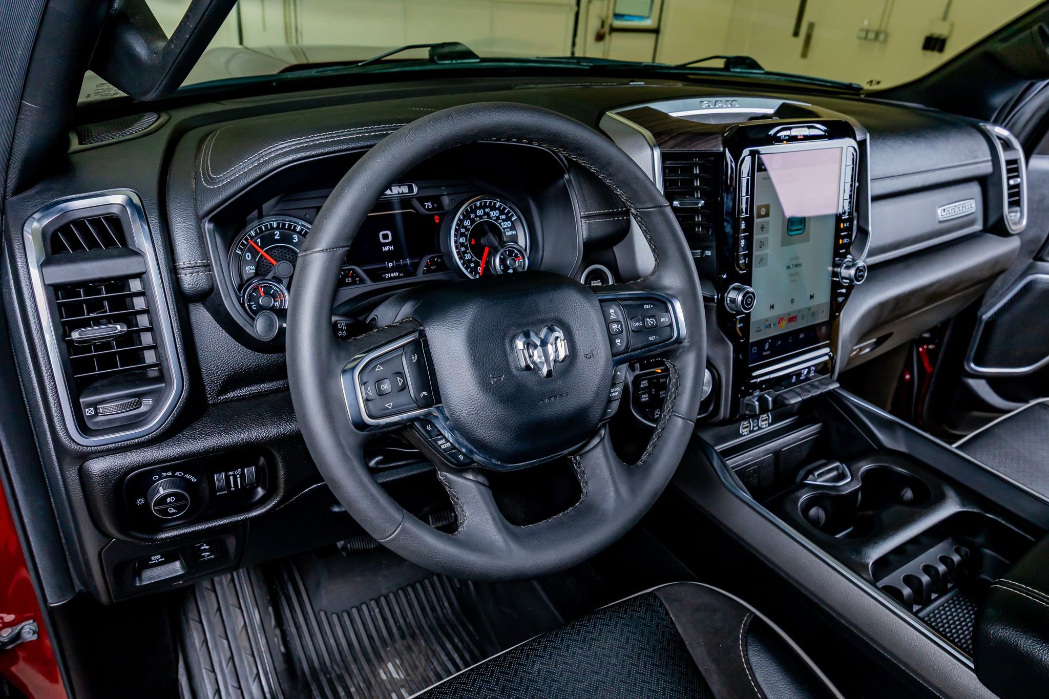 Used 2025 RAM 1500 Laramie w/ Laramie Southwest Edition AWD/4WD image 16