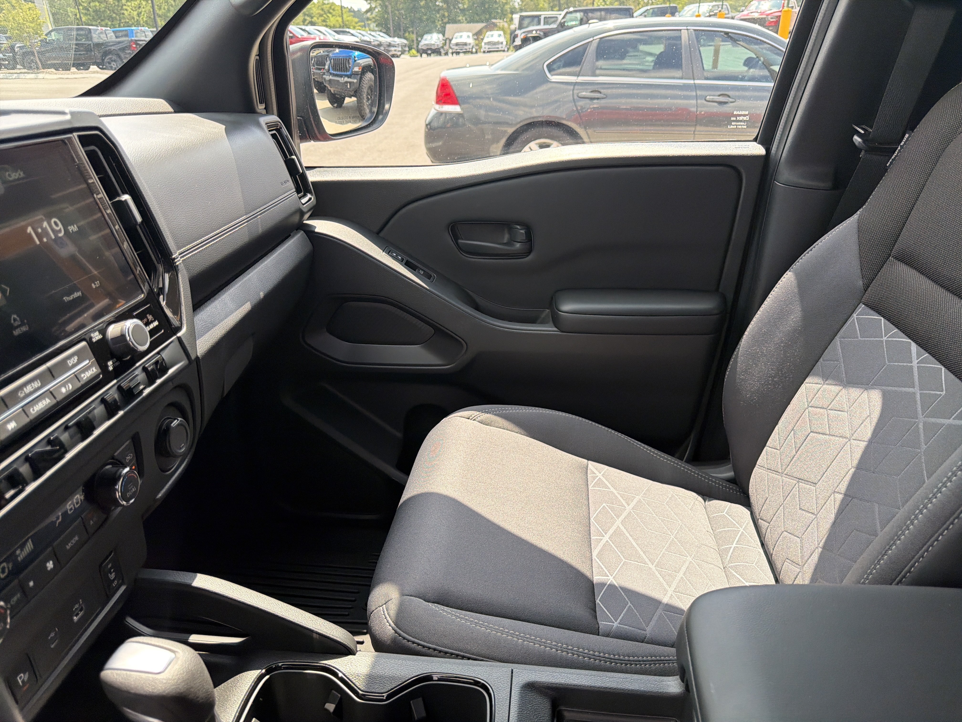 Used 2026 Nissan Frontier SV w/ All-Weather Content Package AWD/4WD image 30