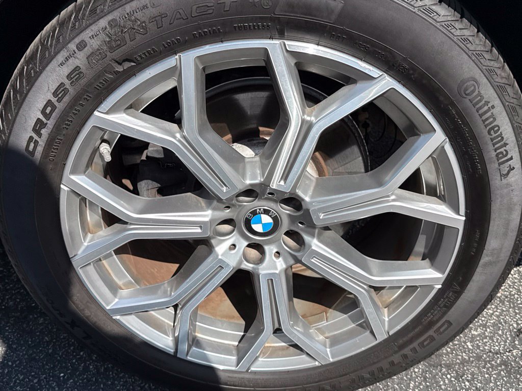 Used 2023 BMW X7 xDrive40i w/ Premium Package AWD/4WD image 25