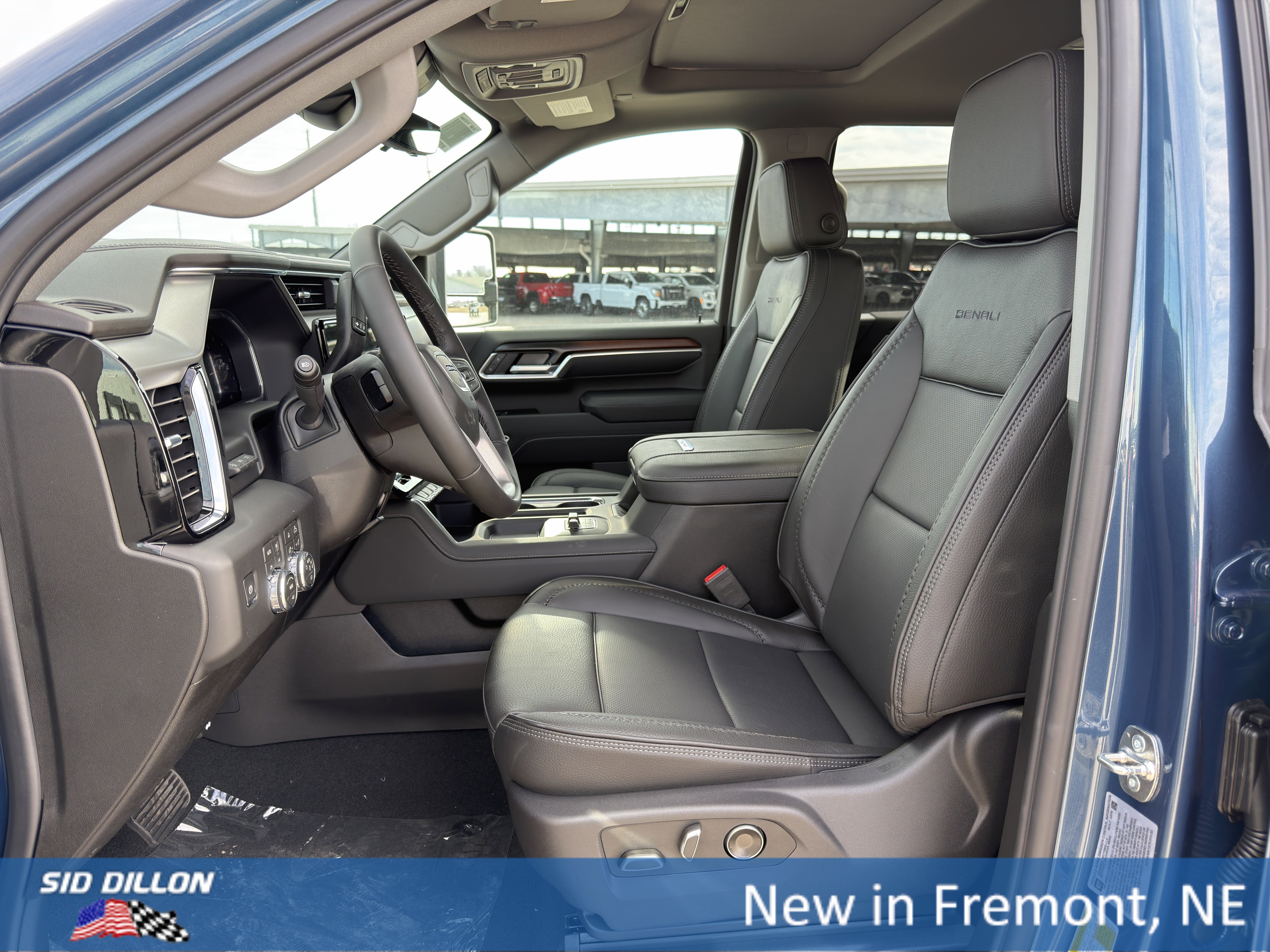 New 2026 GMC Sierra 3500 Denali w/ Denali Reserve Package image 17