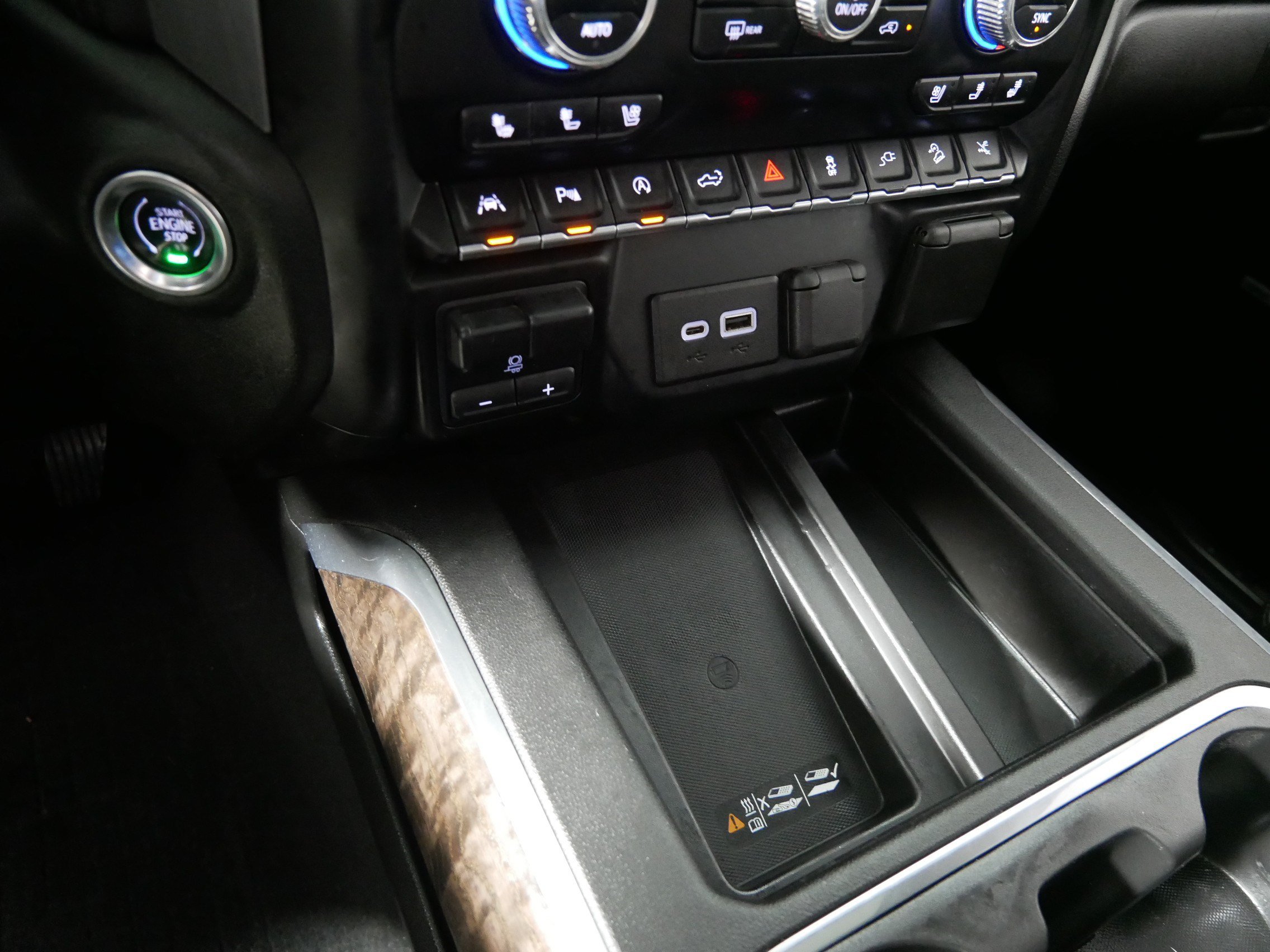 Used 2020 GMC Sierra 1500 Denali w/ Denali Ultimate Package AWD/4WD image 29