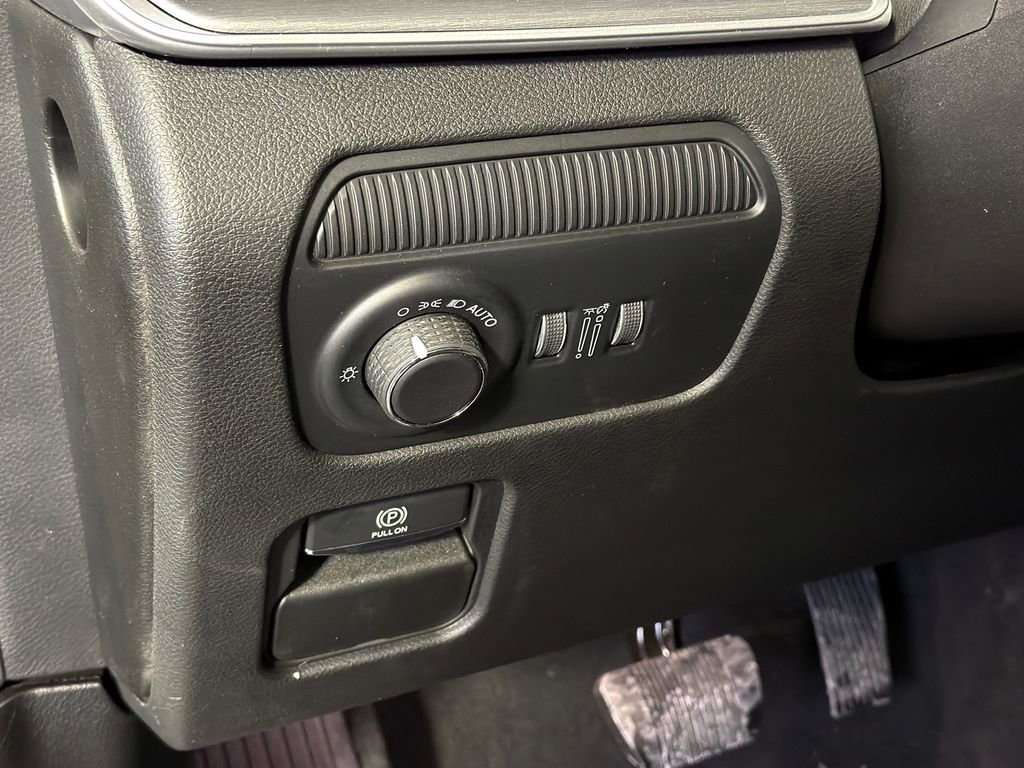 New 2026 Jeep Grand Wagoneer 4WD w/ HD Trailer Tow Package image 30