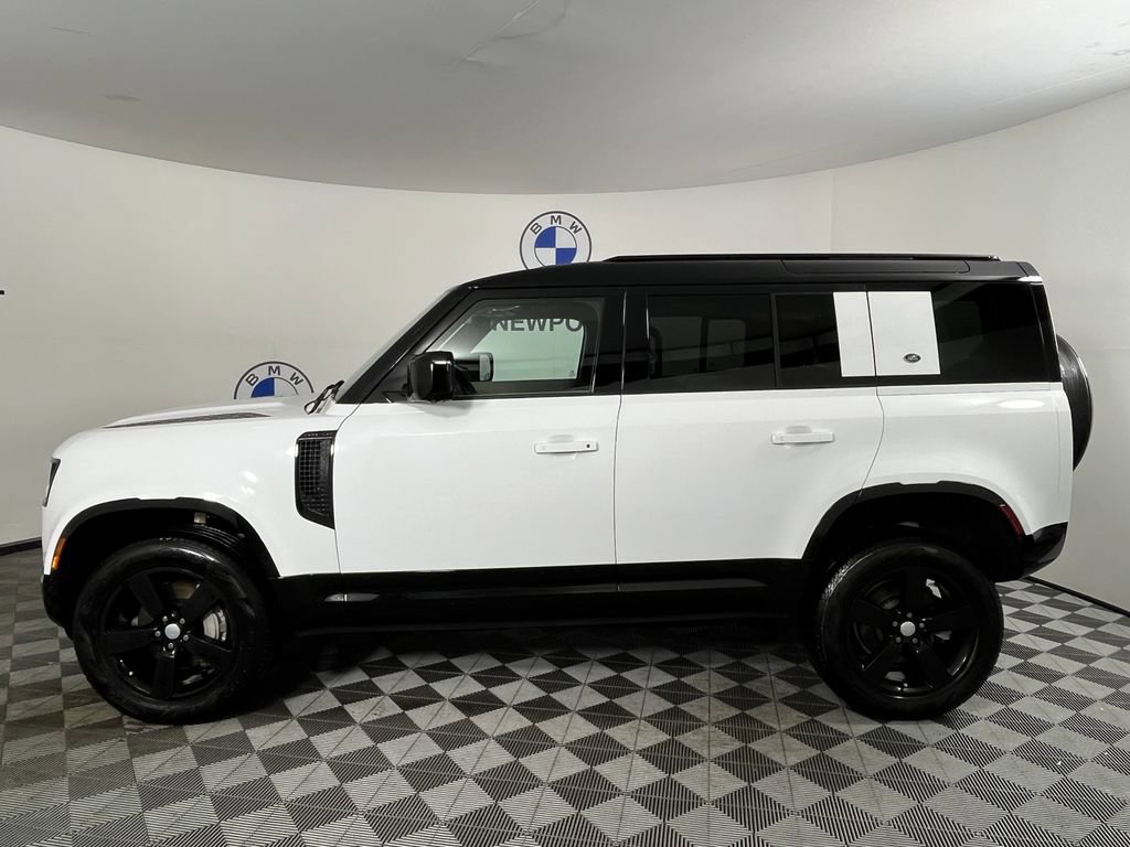 Used 2024 Land Rover Defender 110 X-Dynamic SE image 11