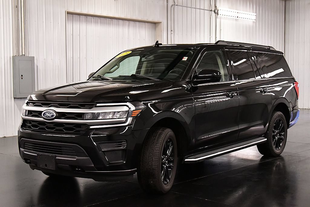 Used 2023 Ford Expedition Max XLT AWD/4WD image 3