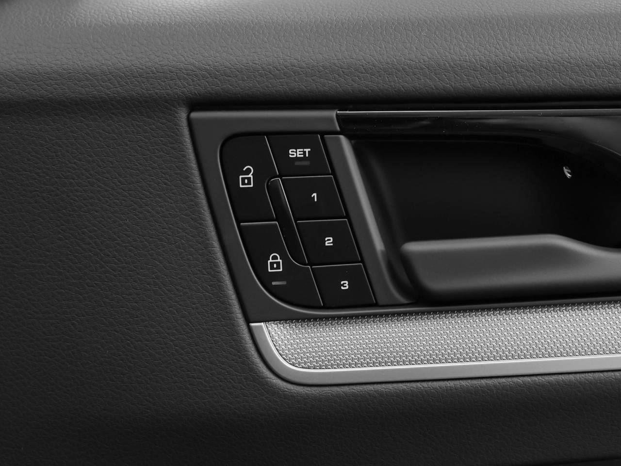 New 2025 Porsche Cayenne image 43