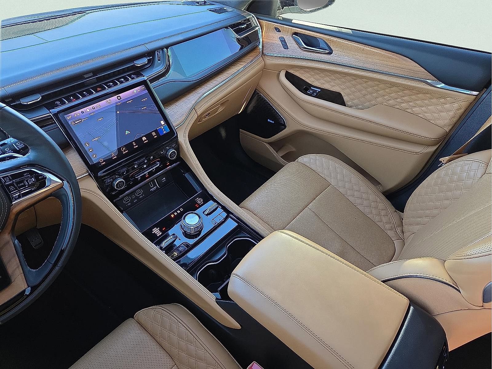 Used 2025 Jeep Grand Cherokee L Summit image 13