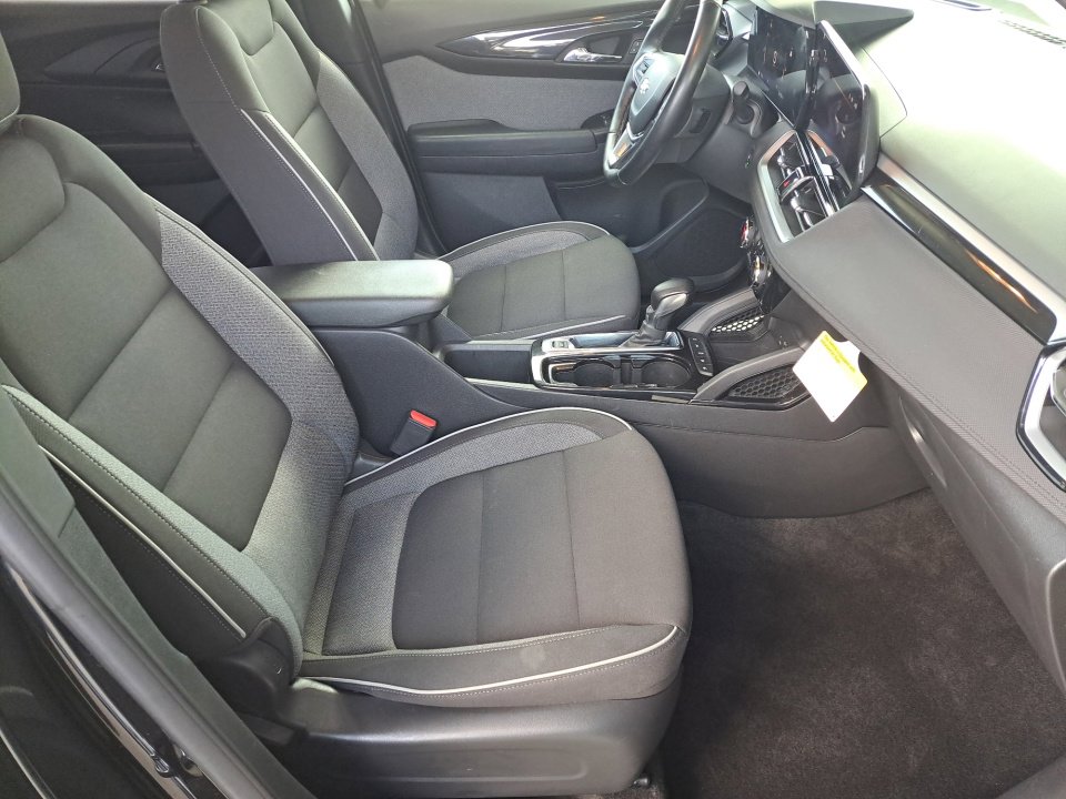 Certified 2024 Chevrolet TrailBlazer LT w/ LT Cold Weather Package FWD image 15