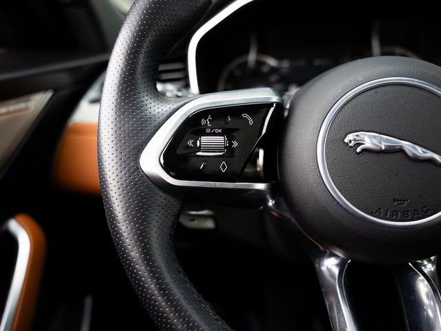 Used 2023 Jaguar F-PACE R-Dynamic S image 18