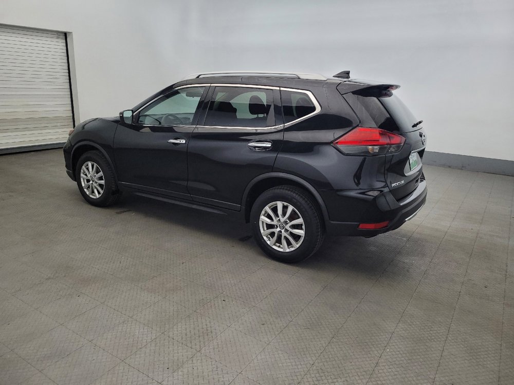 Used 2017 Nissan Rogue SV AWD/4WD image 3