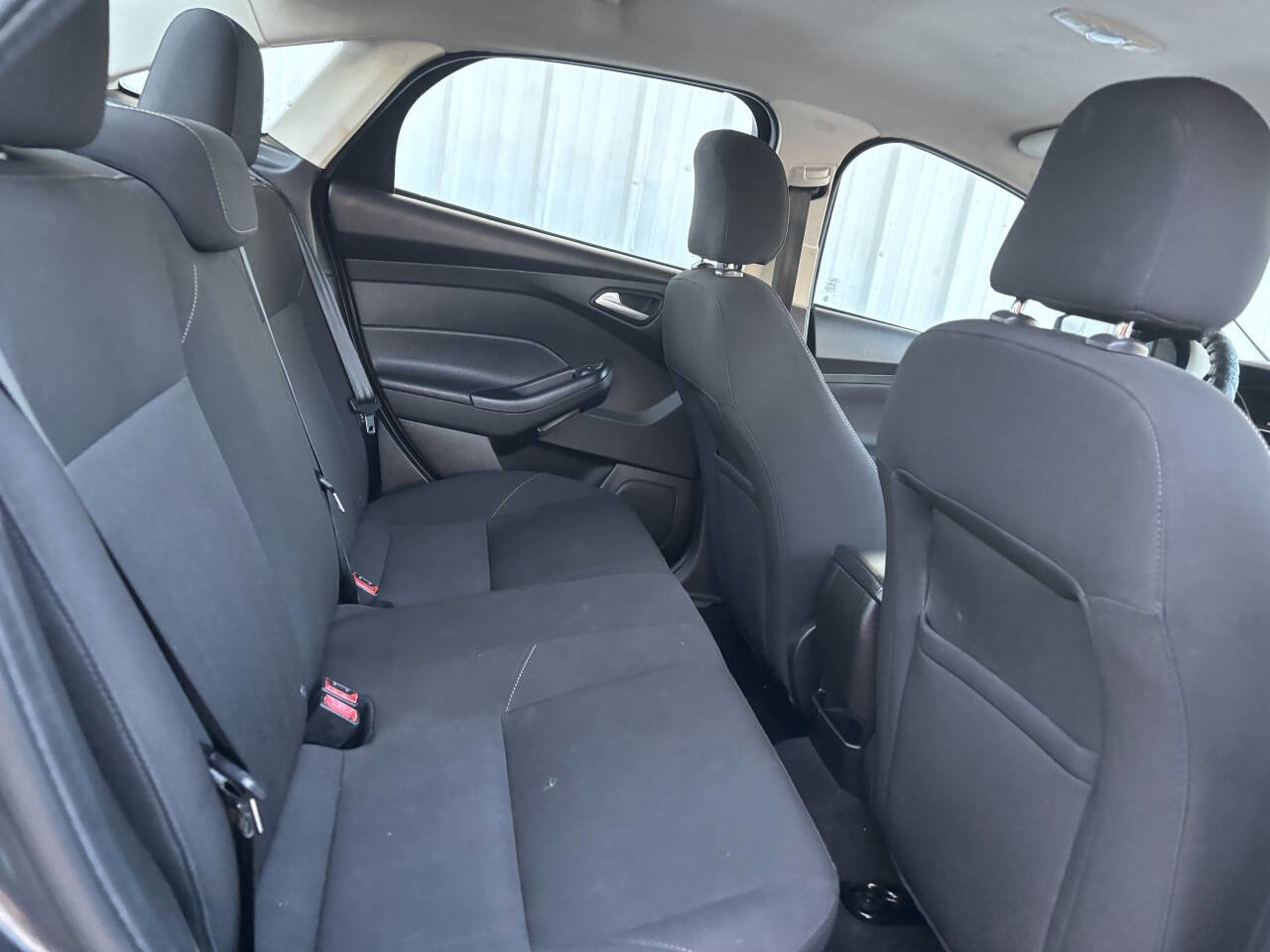 Used 2015 Ford Focus SE image 16