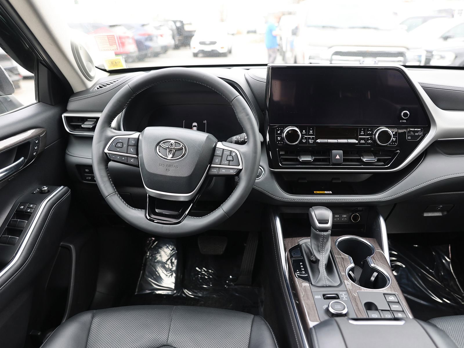 Used 2023 Toyota Highlander Platinum image 16