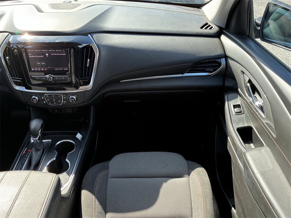 Used 2021 Chevrolet Traverse LS image 16