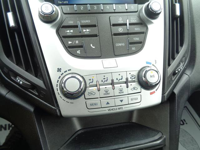 Used 2017 Chevrolet Equinox LS AWD/4WD image 35