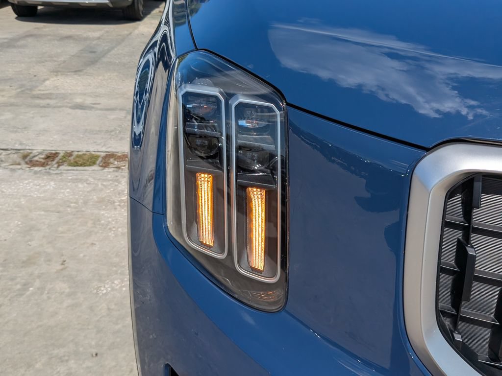 Certified 2024 Kia Telluride EX w/ EX Captain's Chair Package FWD image 10