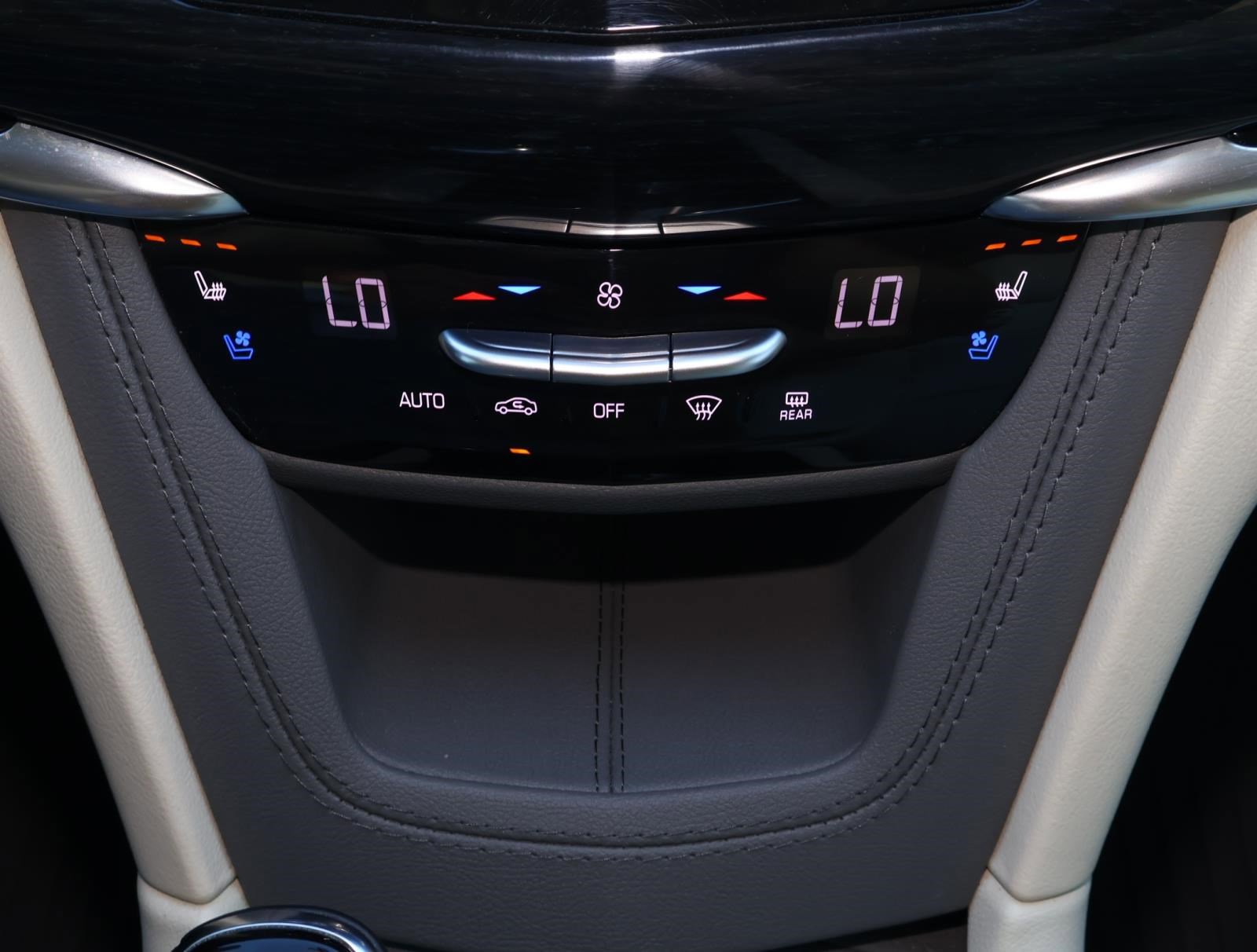 Used 2024 Cadillac XT6 Premium Luxury w/ Technology Package image 26