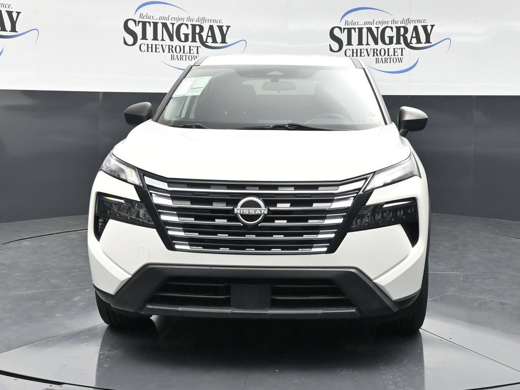 Used 2024 Nissan Rogue S FWD image 2