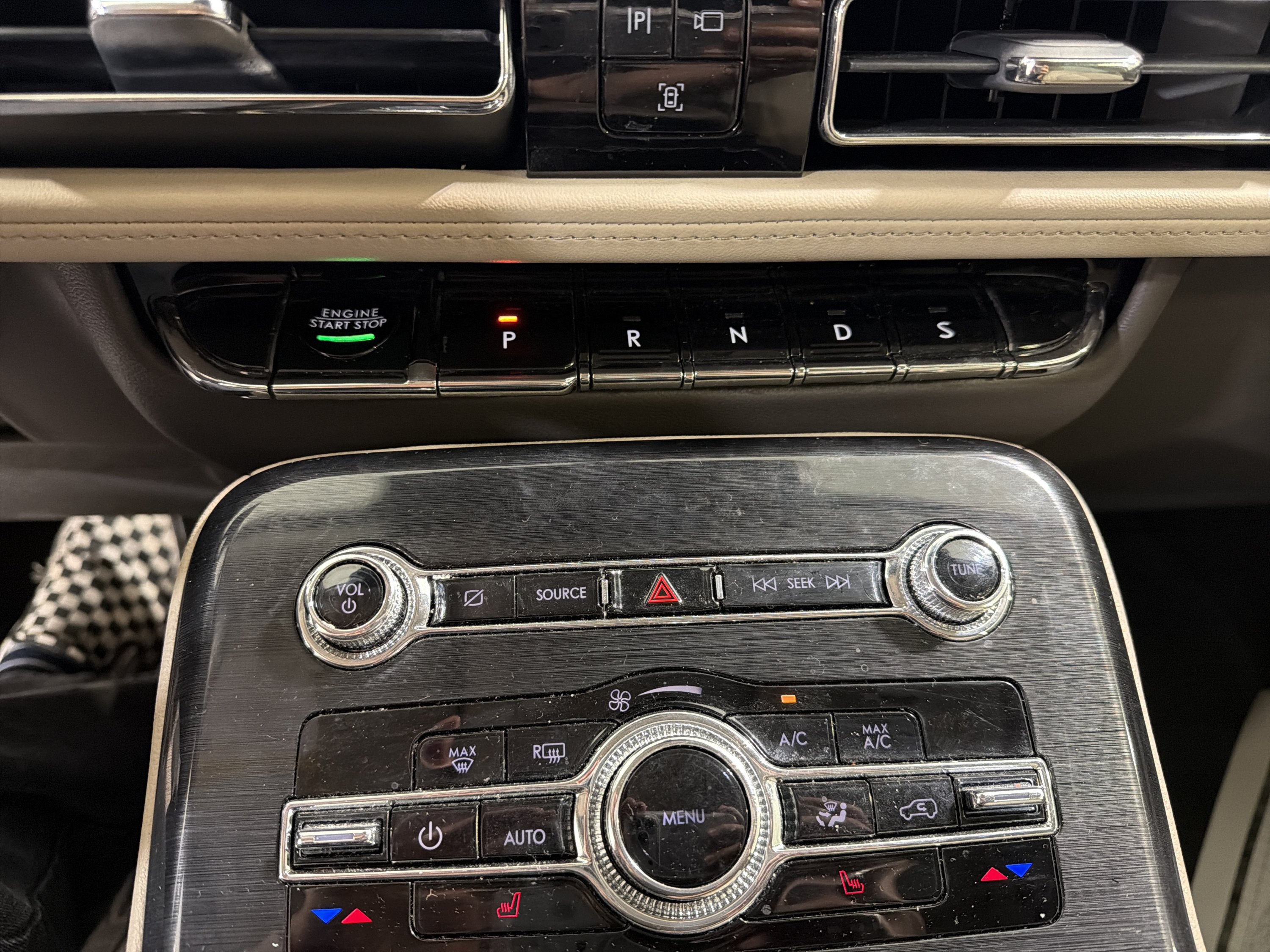 Used 2023 Lincoln Nautilus AWD image 17