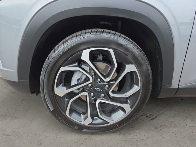 Used 2026 Chevrolet Trax RS w/ Sunroof Package FWD image 14