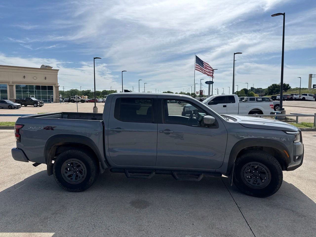 Used 2026 Nissan Frontier PRO-4X w/ Tow Package AWD/4WD image 16