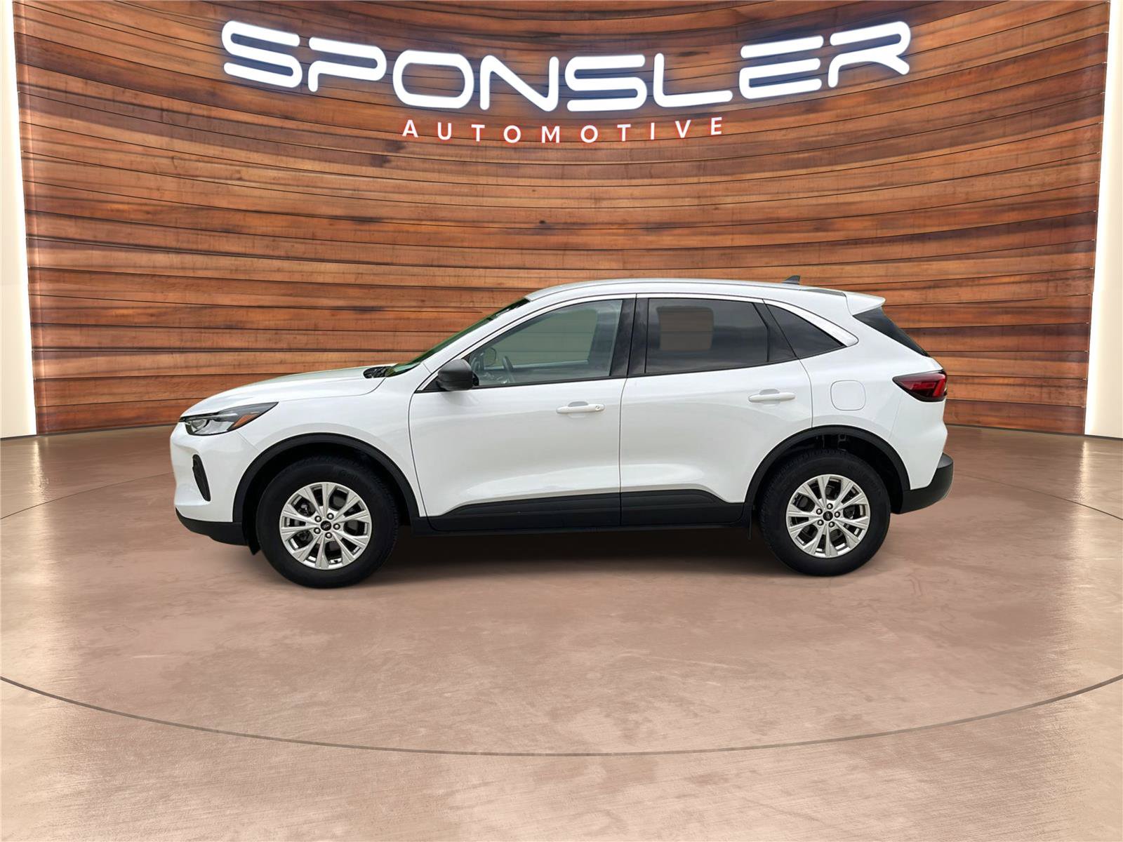 Certified 2024 Ford Escape Active AWD/4WD image 2