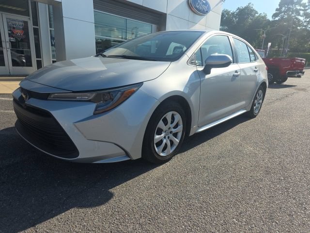 Used 2024 Toyota Corolla LE FWD image 1