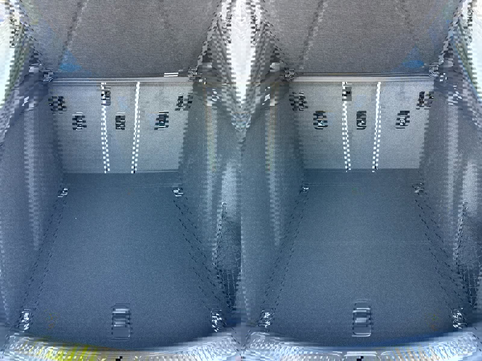 New 2026 Porsche Macan AWD/4WD image 16