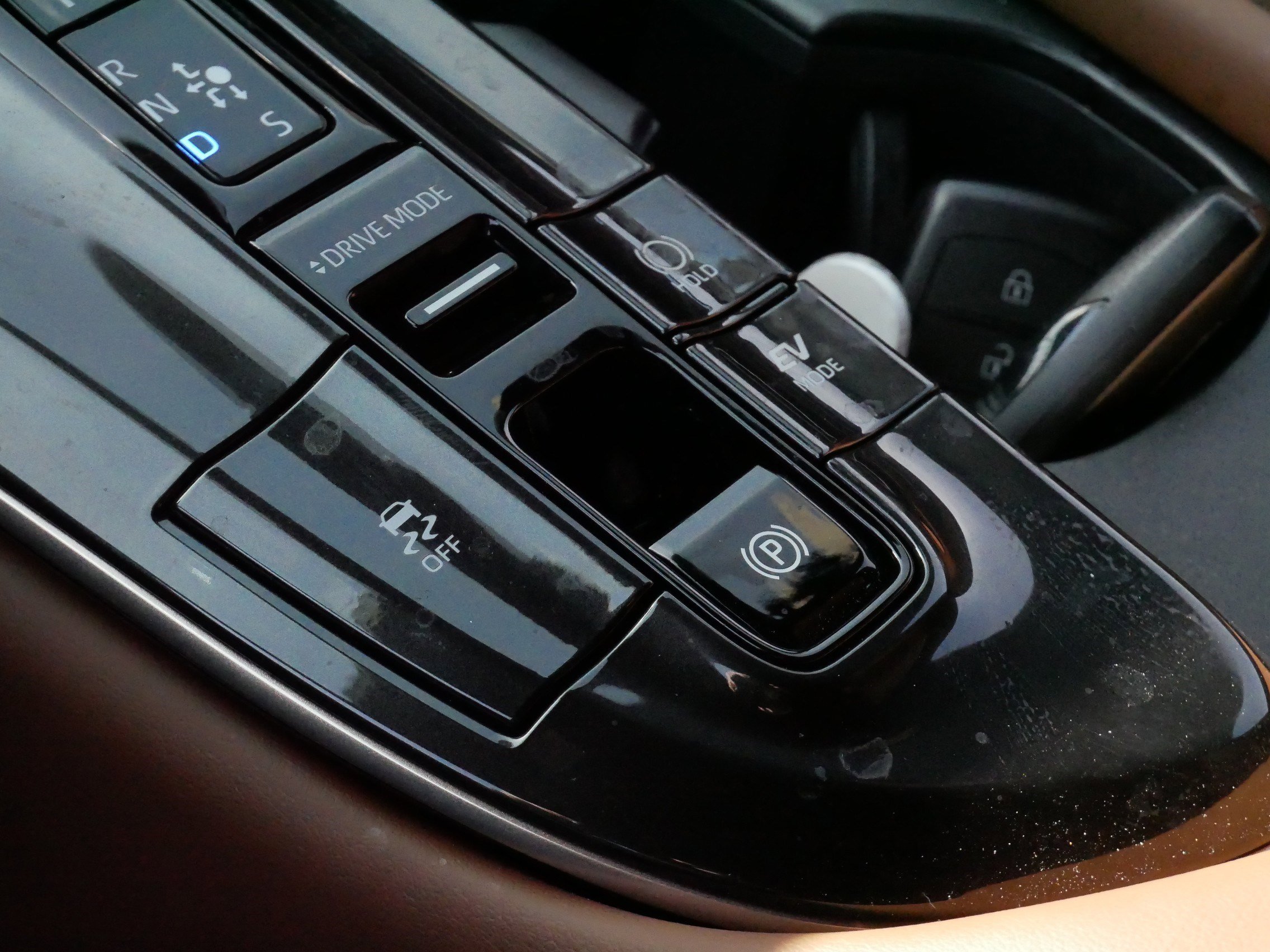 Certified 2025 Toyota Crown Signia w/ Advanced Technology Package image 25