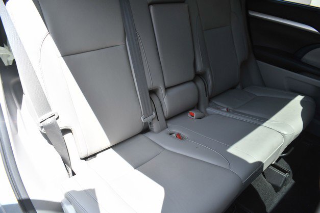 Used 2019 Toyota Highlander XLE w/ Carpet Mat Package (TMS) AWD/4WD image 29