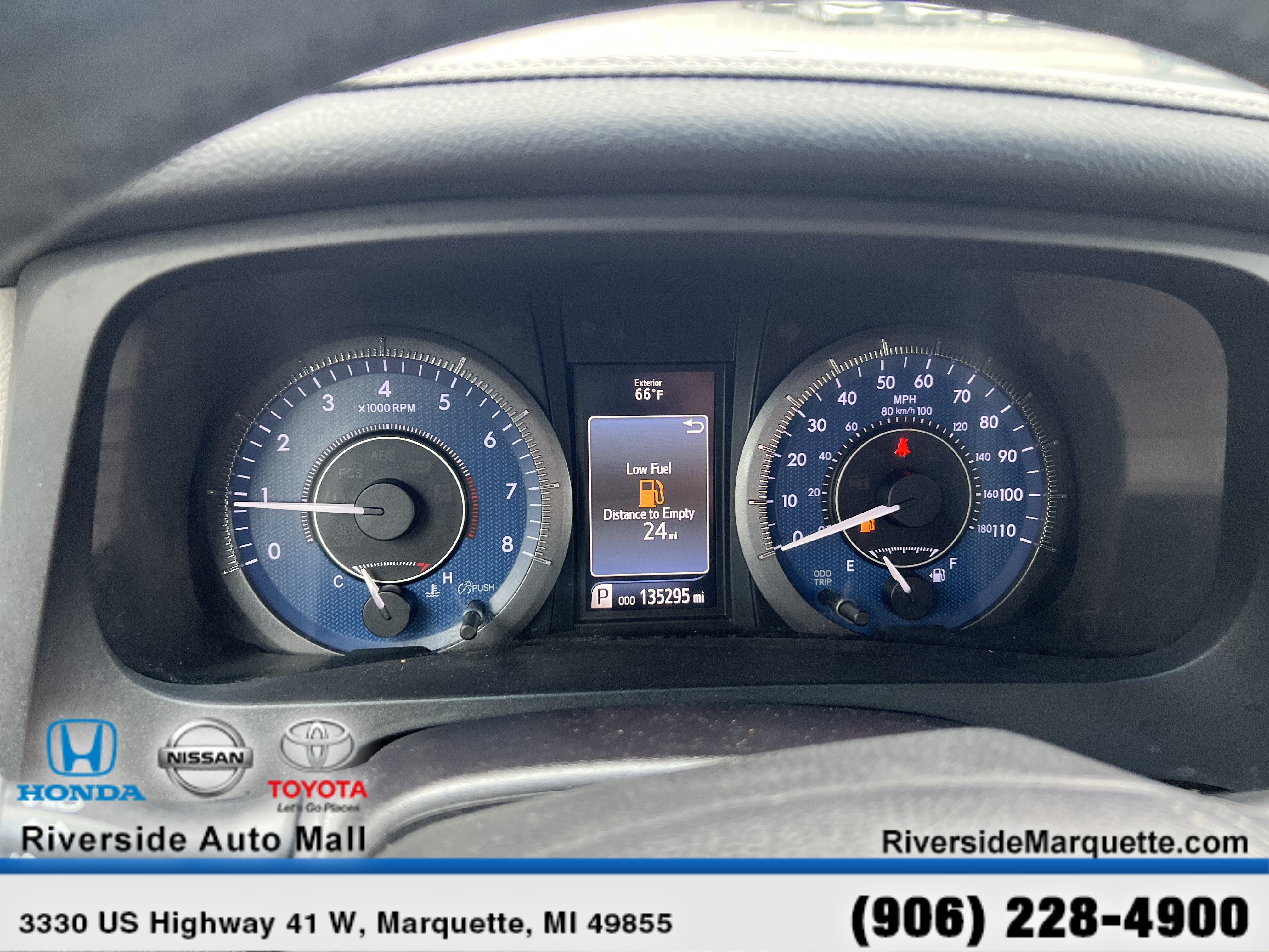 Used 2015 Toyota Sienna Limited Premium w/ Four Season Floor Mat Package FWD image 16