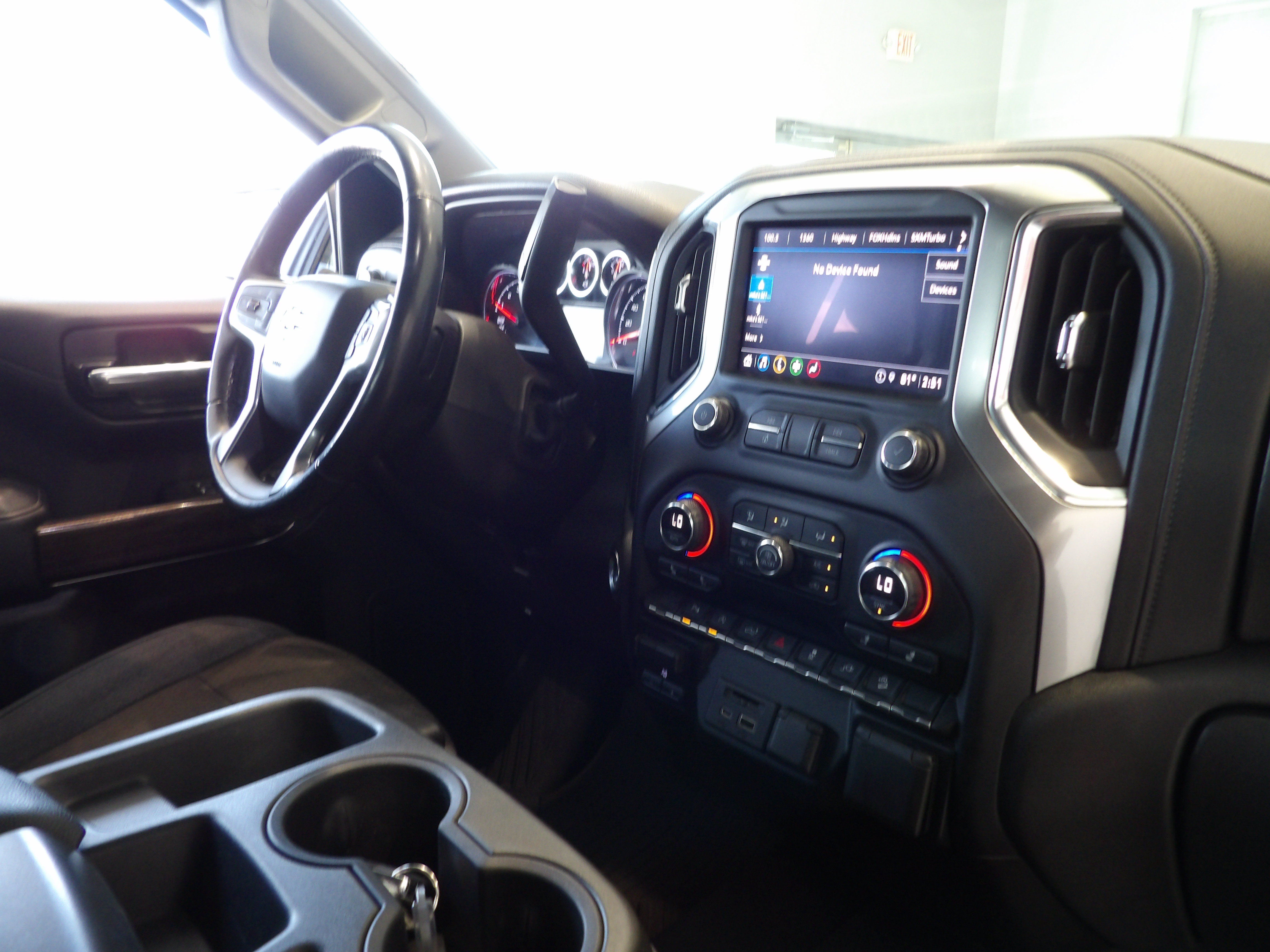 Used 2021 Chevrolet Silverado 1500 LT AWD/4WD image 24