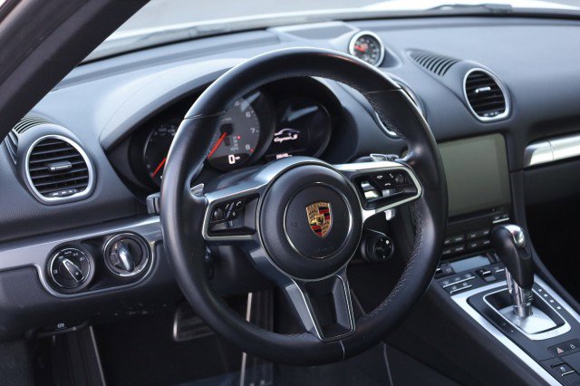 Used 2019 Porsche 718 Cayman RWD image 23