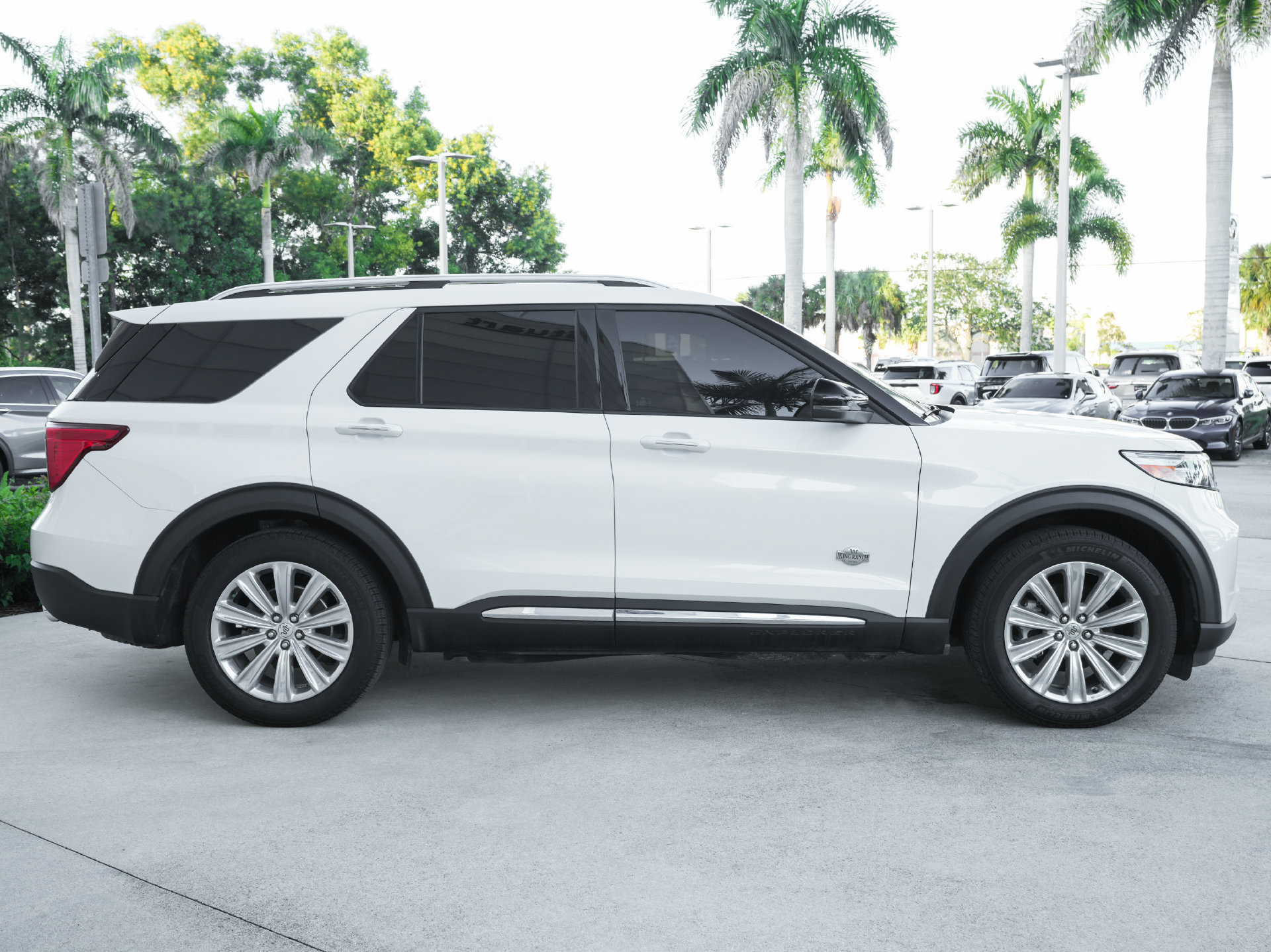 Used 2024 Ford Explorer King Ranch w/ Technology Package RWD image 32