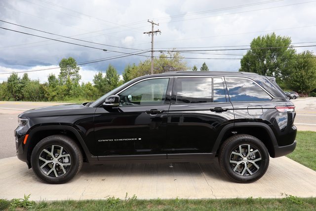 New 2025 Jeep Grand Cherokee Limited image 25